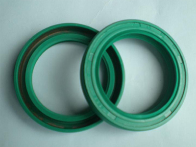 45x62x12 苏州金龙6790，6791变速器一轴油封，五吨王转向机垂臂油封